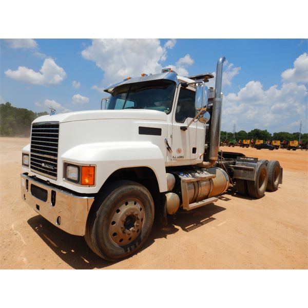 2018 MACK CHU613 Day Cab Truck