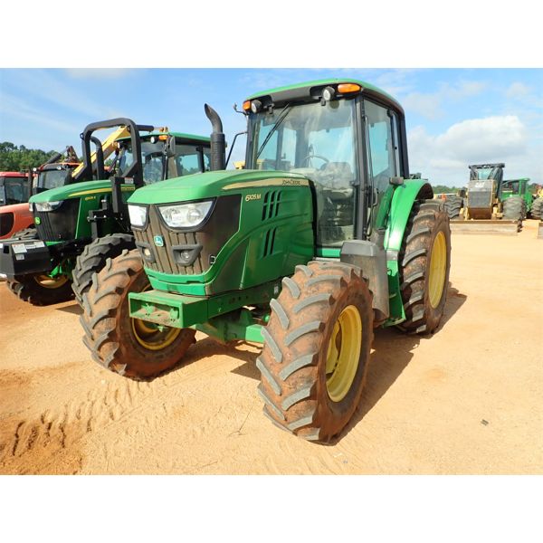 2015 JOHN DEERE 6105M Farm Tractor