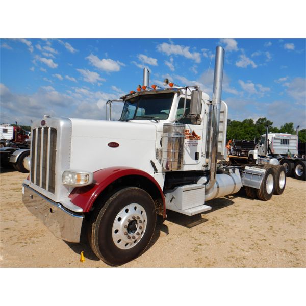 2008 PETERBILT 388 Day Cab Truck