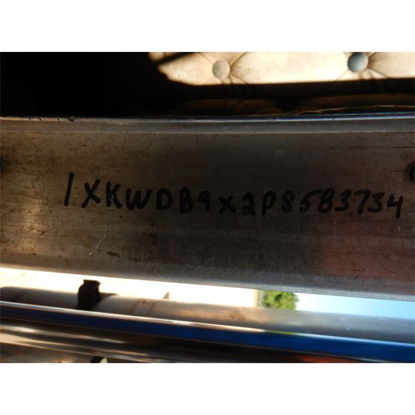 1993 KENWORTH W900 Day Cab Truck - J.M. Wood Auction Company, Inc.