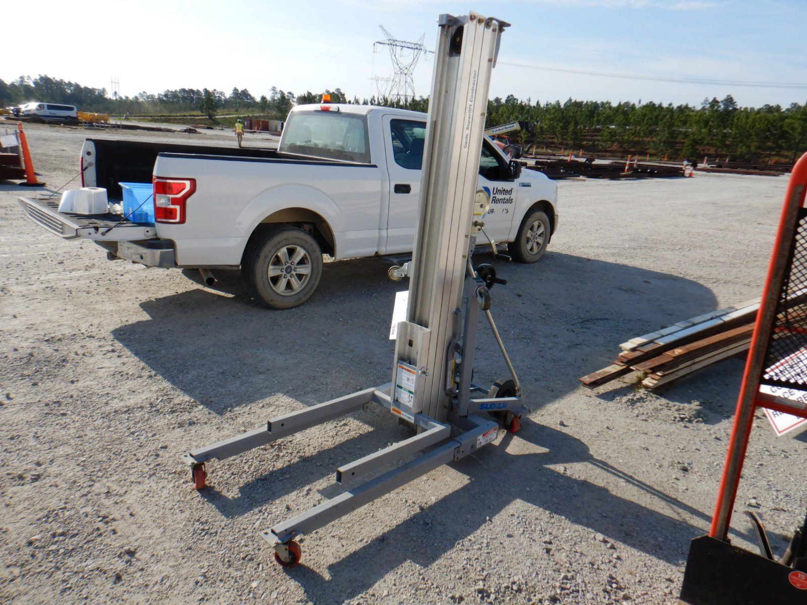 2019 GENIE SLC-18 SUPERLIFT CONTRACTOR MATERIAL LIFT