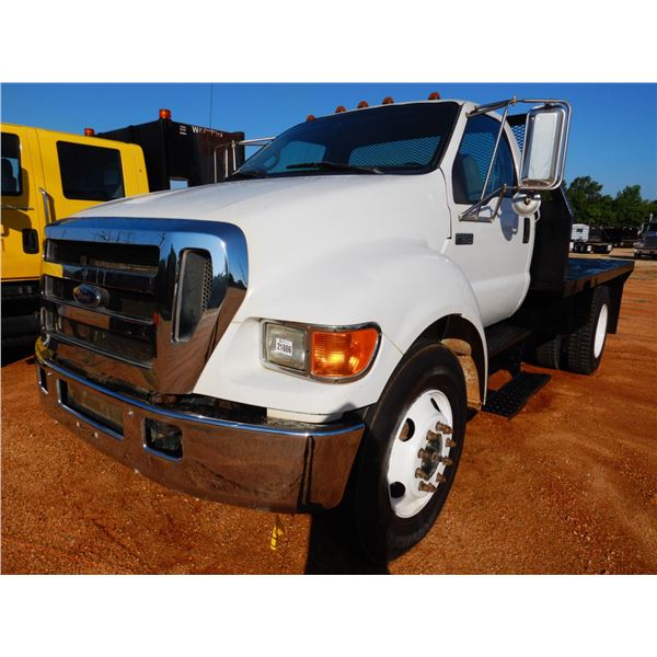 2006 FORD F650 Flatbed Truck