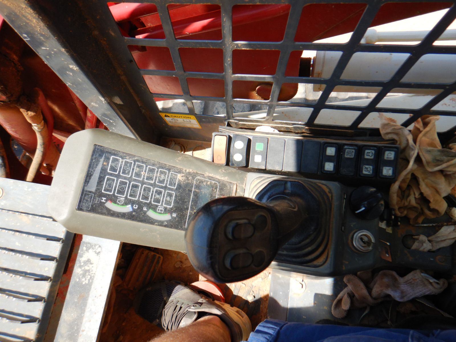 TAKEUCHI TL8 Skid Steer Loader Crawler J.M. Wood Auction Company, Inc.