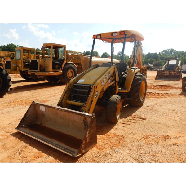 JOHN DEERE 110 Backhoe