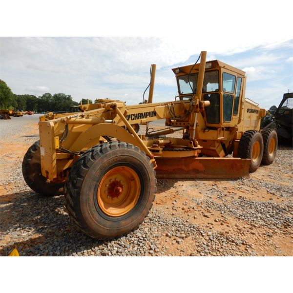 CHAMPION 720A VHP Motor Grader