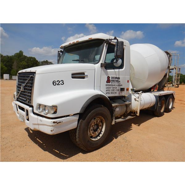 2006 VOLVO VHD Concrete Mixer / Pump Truck