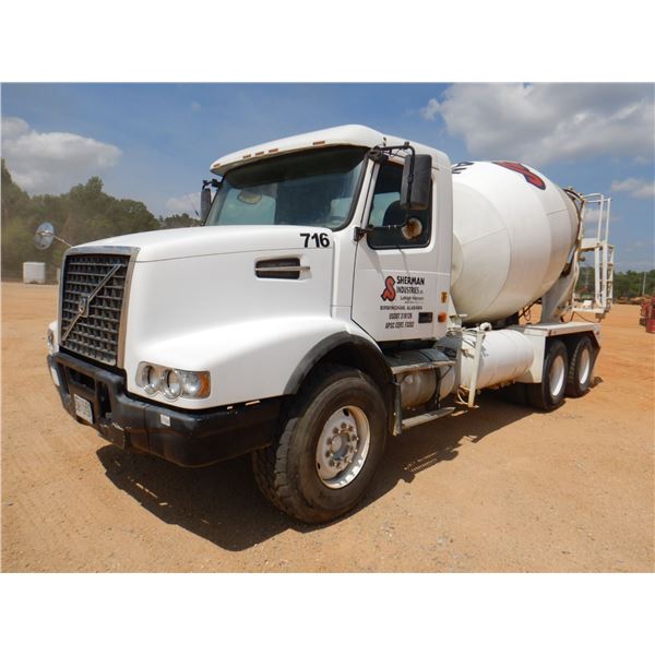 2007 VOLVO VHD64B Concrete Mixer / Pump Truck