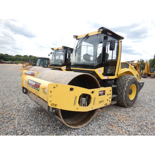 2018 BOMAG BW211D-5 Roller