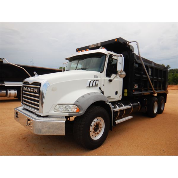 2016 MACK GU813 Dump Truck