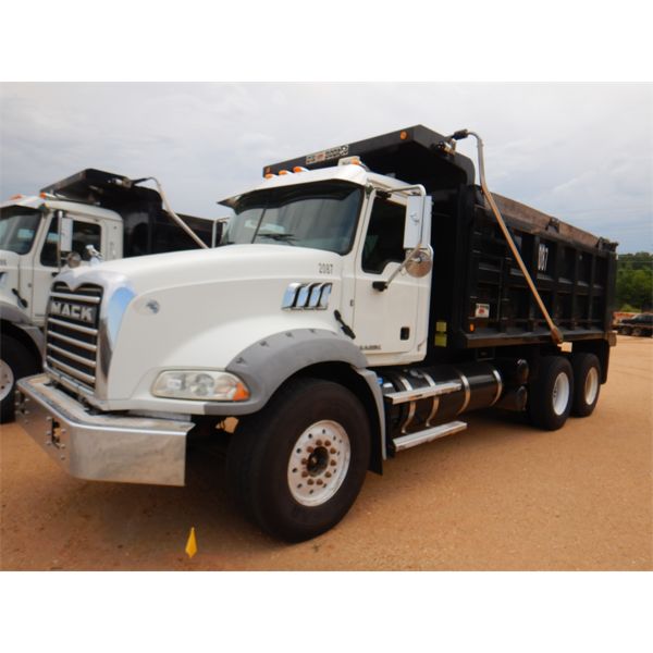 2016 MACK GU813 Dump Truck