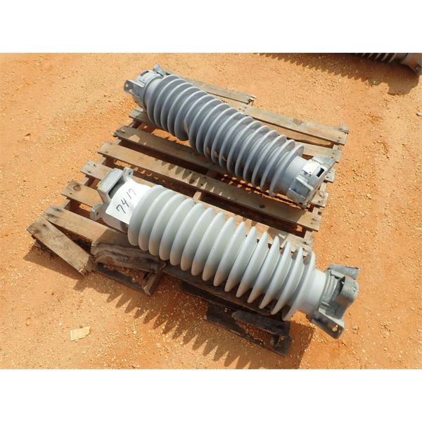 (2) ELECTRICAL INSULATOR (B9)