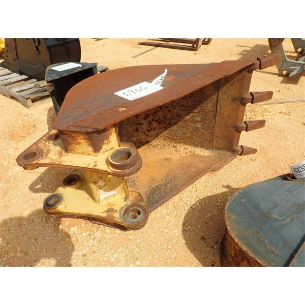 24" EXCAVATOR BUCKET (B6)