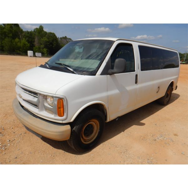 2000 CHEVROLET EXPRESS Passenger Van