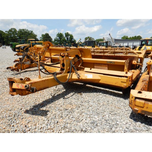 2001 JOHN DEERE 1812C Pull Scraper
