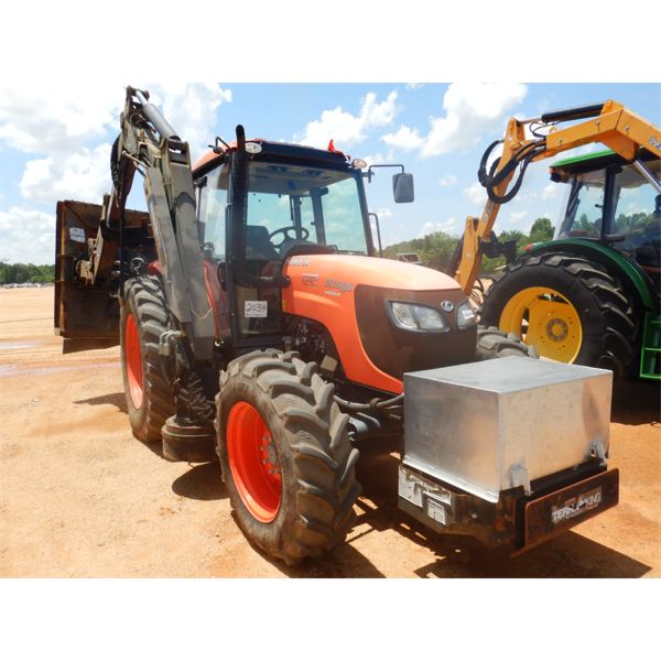 2014 KUBOTA M108S Farm Tractor