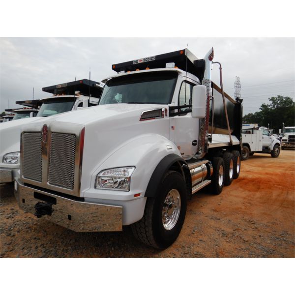 2022 KENWORTH T880 Dump Truck