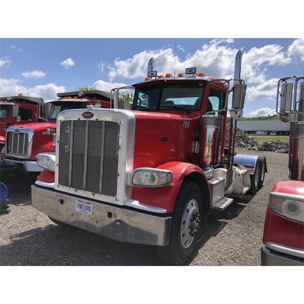 2008 PETERBILT 388 Day Cab Truck