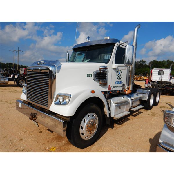 2015 FREIGHTLINER FLD122SD Day Cab Truck