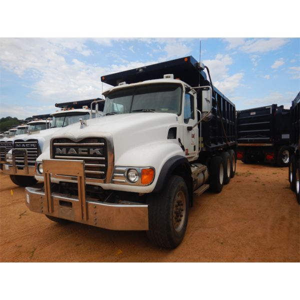 2005 MACK CV713 Dump Truck