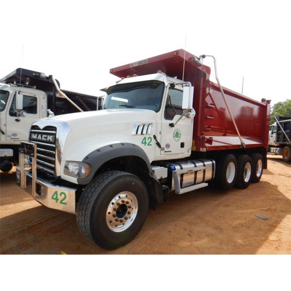 2021 MACK GR64F Dump Truck