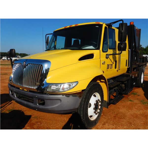 2007 INTERNATIONAL 4400 Flatbed Truck