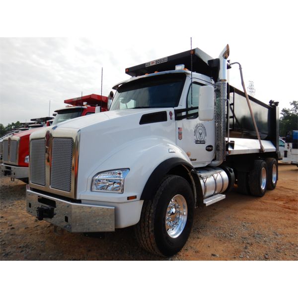 2022 KENWORTH T880 Dump Truck