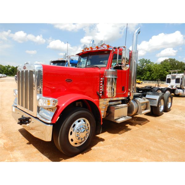 2022 PETERBILT 389 Day Cab Truck