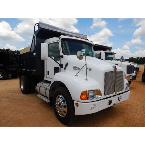 2005 KENWORTH T330 Dump Truck