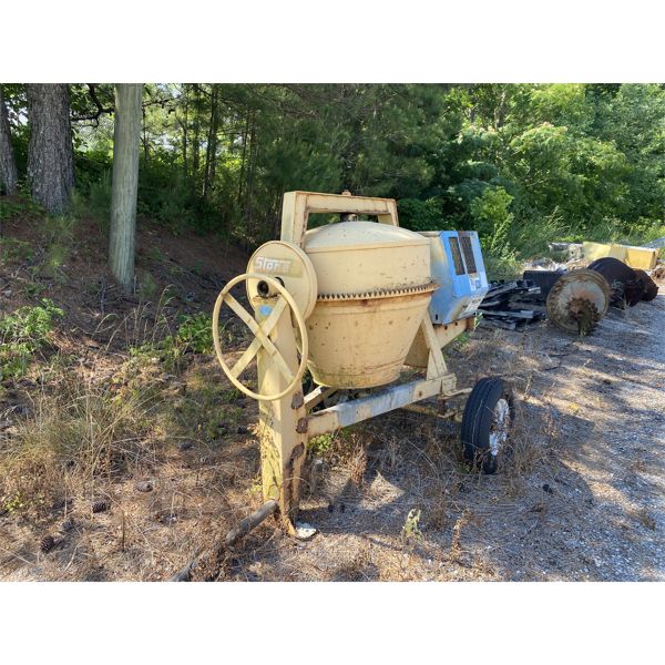 CEMENT MIXER, Selling Offsite: Located in Tarrant, AL