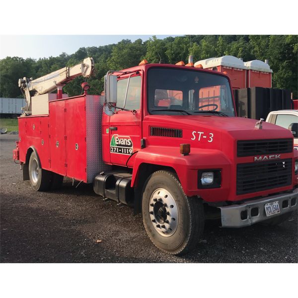 2000 MACK CS Service / Mechanic Truck