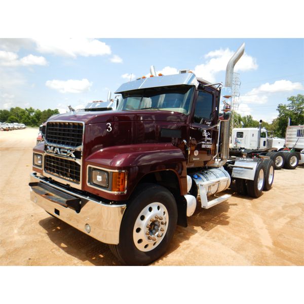 2021 MACK PI64T Day Cab Truck