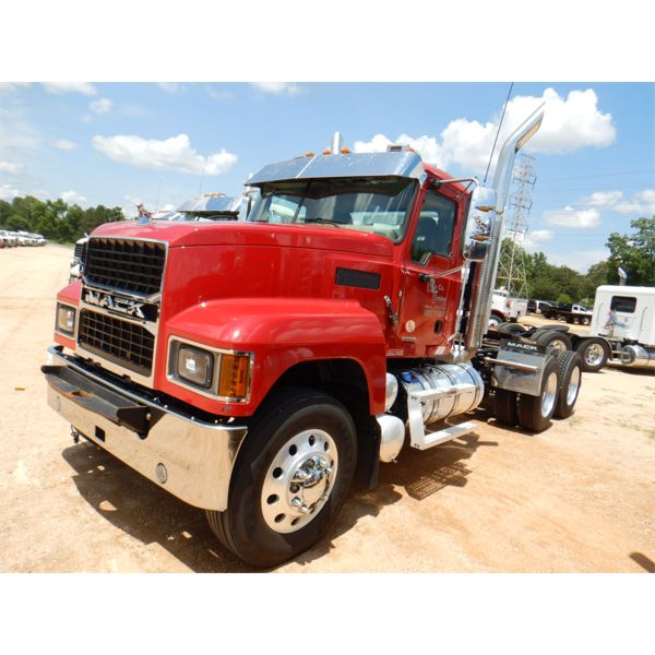 2021 MACK PI64T Day Cab Truck