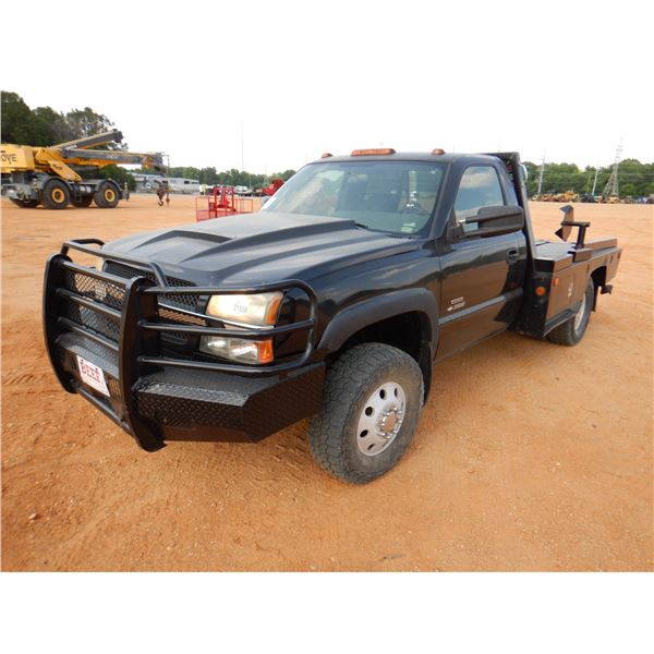 2004 CHEVROLET 3500 Flatbed Truck