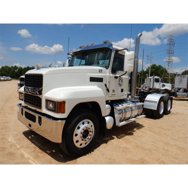 2022 MACK PI64T Day Cab Truck
