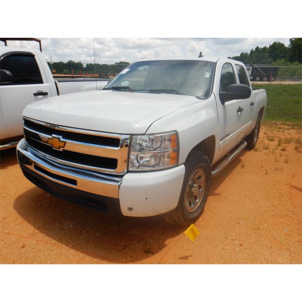 2011 CHEVROLET SILVERADO Pickup Truck