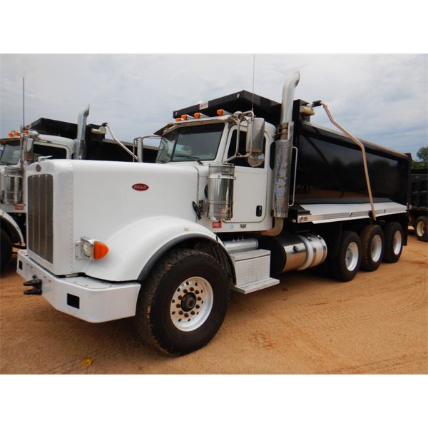2016 PETERBILT 367 Dump Truck