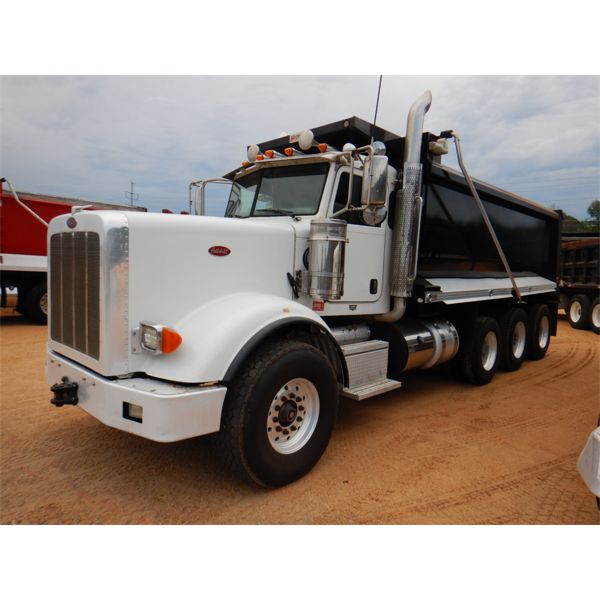 2016 PETERBILT 367 Dump Truck