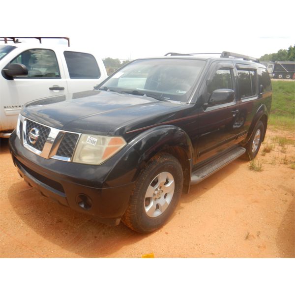 2006 NISSAN PATHFINDER SE SUV