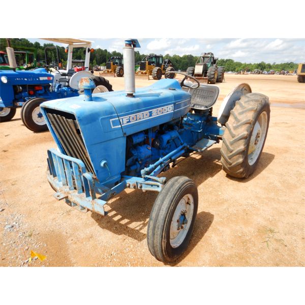 FORD 2000 Farm Tractor