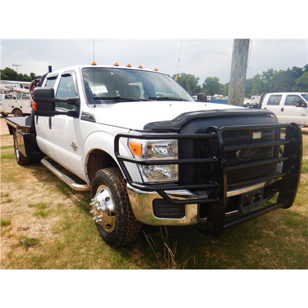 2015 FORD F350 XL Flatbed Truck