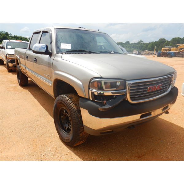 2001 GMC 2500 HD Pickup Truck