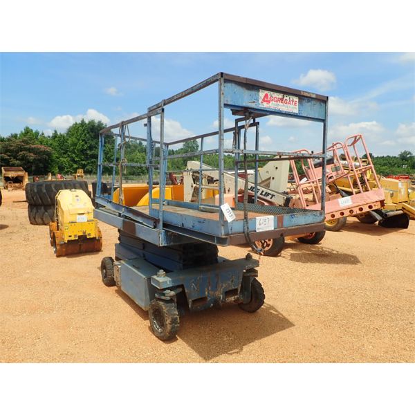 MARK INDUSTRIES  Scissor Lift