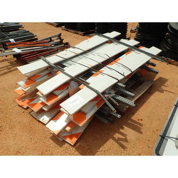 (1) PALLET  SAFETY BARRICADE (B9)