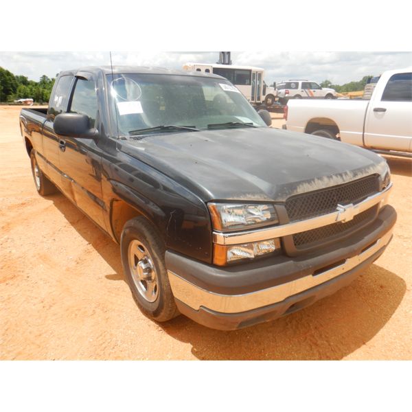 2004 CHEVROLET SILVERADO Pickup Truck