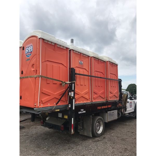 (8) PORTA-POTTIES