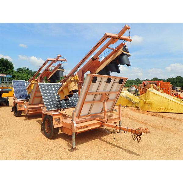 HORIZON SIGNAL TECH SOLAR POWERED TRAFFIC SIGNALS, TOWABLE (B2)