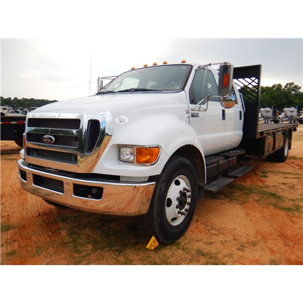 2015 FORD F650 XL Flatbed Truck