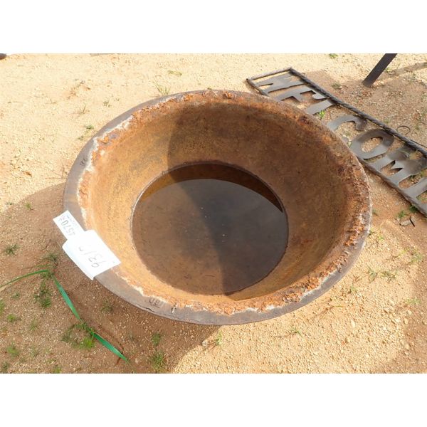 LARGE CAST IRON KETTLE (C-6)