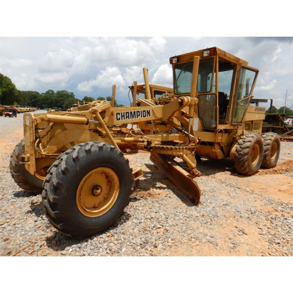 CHAMPION 720A Motor Grader