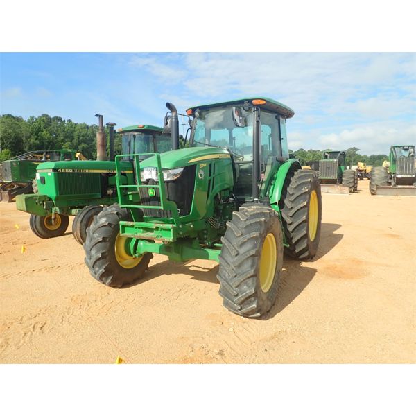 2016 JOHN DEERE 6135E Farm Tractor